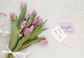 母亲节快乐桌面郁金香图片